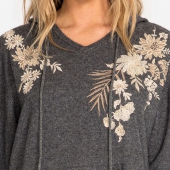 Cashmere Johnny Was Hoodie with Floral Embroidery - Picture 3 of 9